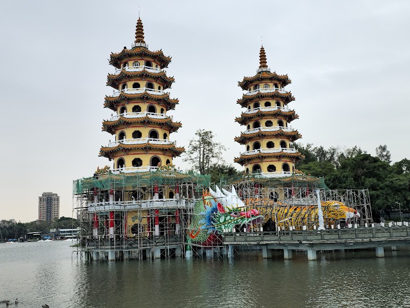 蓮池潭風景區 - 高雄左營區親子景點